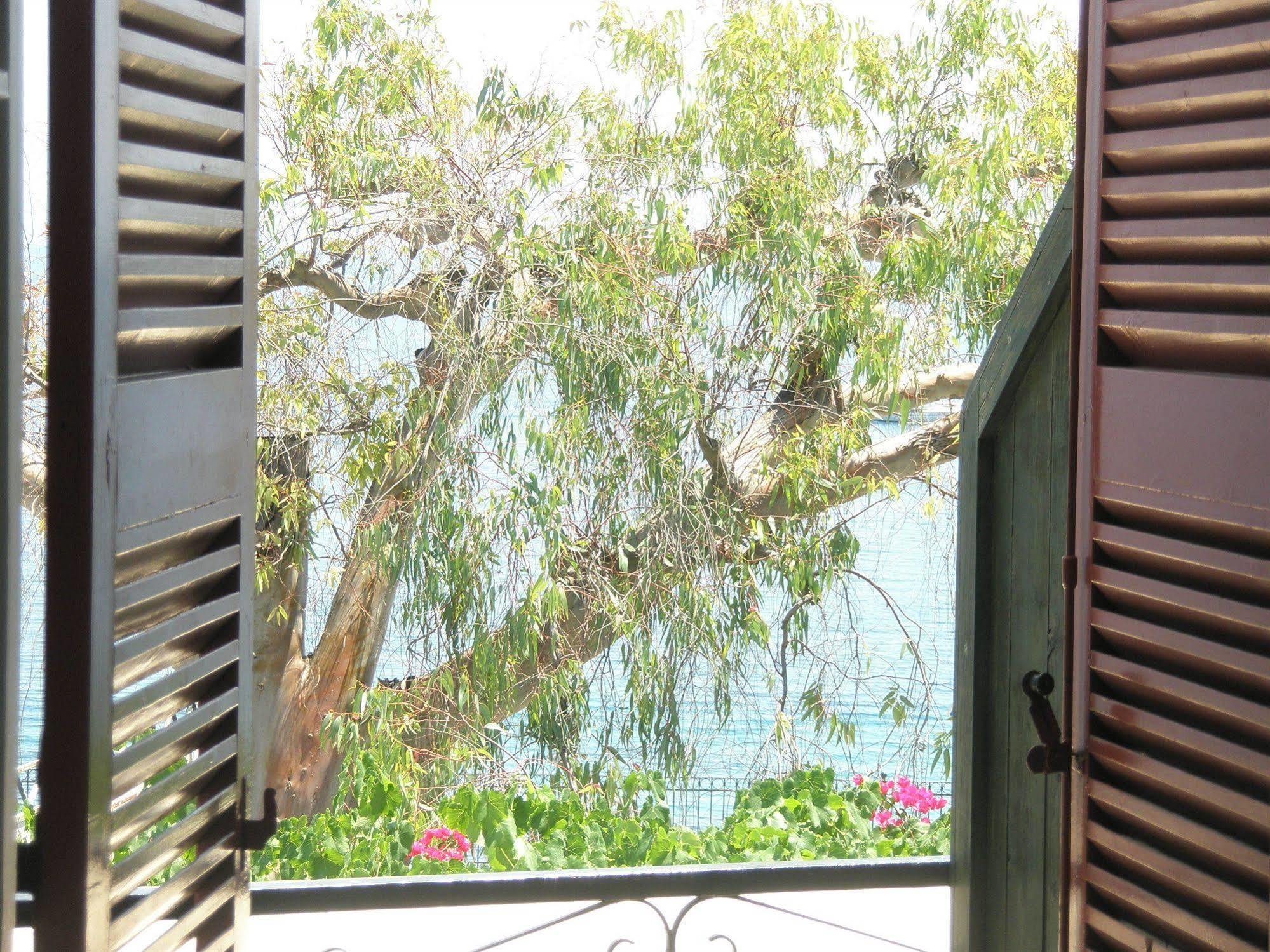 Faliraki Apartments เวนิทเซส ภายนอก รูปภาพ